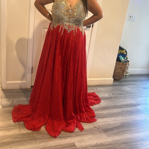 Mac Duggal Red and Gold bejewled Embellished Halter Dress gown Pageant Gown - Picture 12 of 13